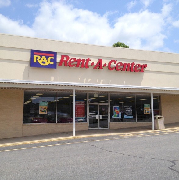 More Photos Of 2420-2430 Virginia Ave, Collinsville General Retail For Lease