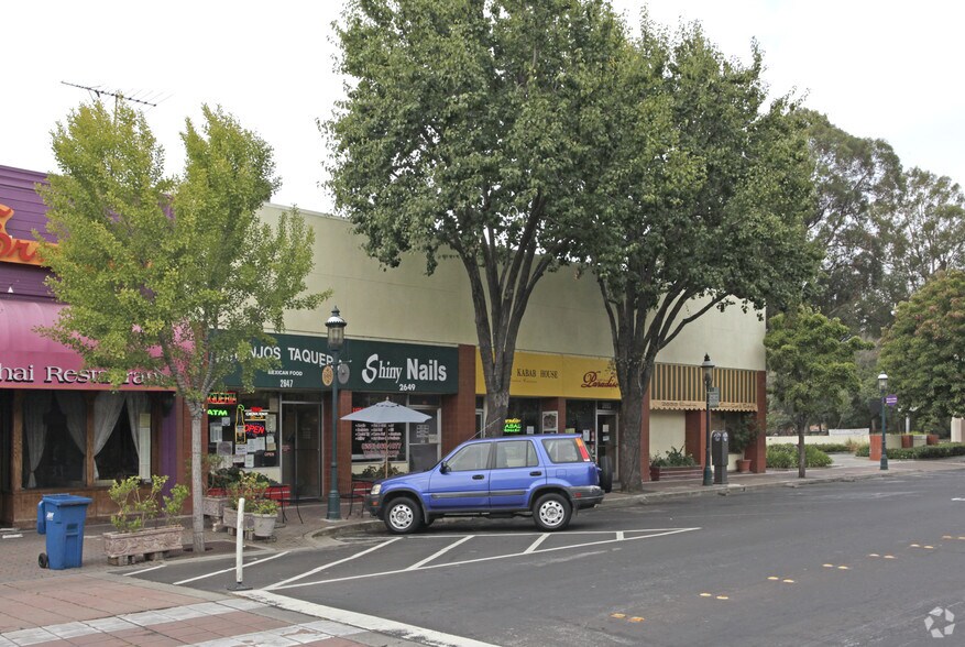 More Photos Of 2647-2655 Broadway St, Redwood City Storefront For Lease