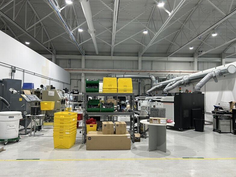 More Photos Of 265 Spring Lake Dr, Itasca Showroom For Lease