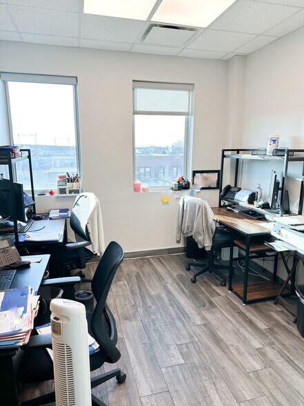 More Photos Of 23-25 31st St, Astoria Medical For Lease