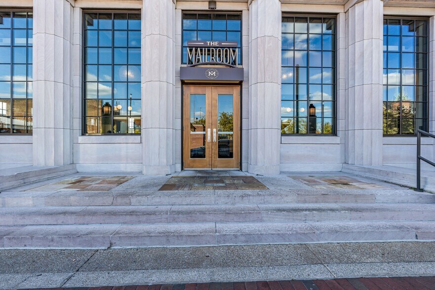 More Photos Of 131 Strawberry Alley Aly, Clarksville General Retail For Lease