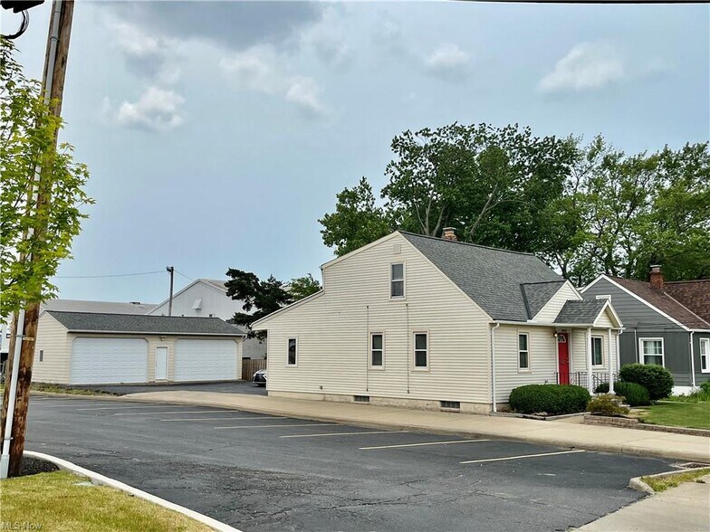 More Photos Of 2918 Plymouth Ave, Rocky River Office For Sale