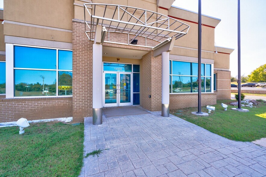 More Photos Of 14900 SE 29th St, Choctaw Bank For Lease