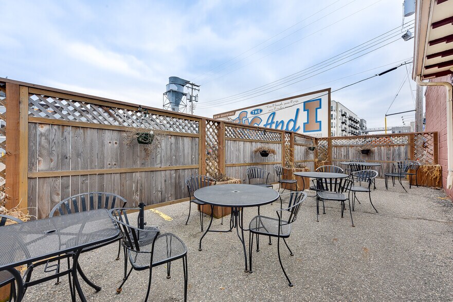 More Photos Of 2828 S Lyndale Ave, Minneapolis Restaurant For Sale