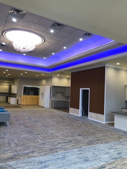 More Photos Of 12838 Murphy Rd, Stafford Showroom For Sale