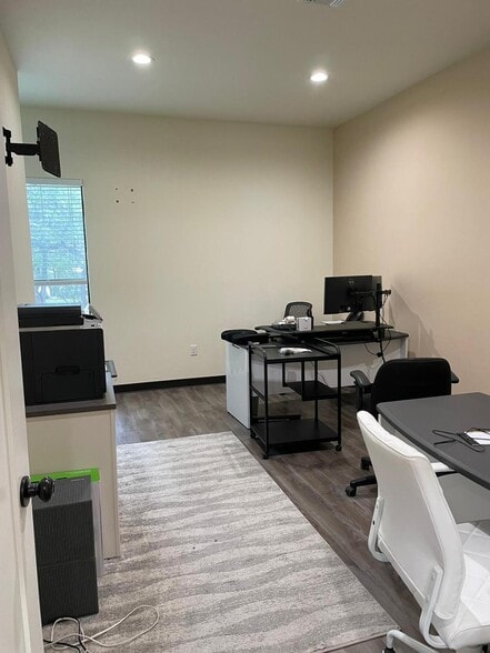 More Photos Of 138 Old San Antonio Rd, Boerne Medical For Lease