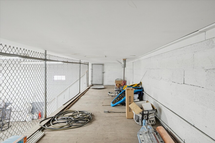 More Photos Of 36050 Goddard Rd, Romulus Auto Repair For Sale