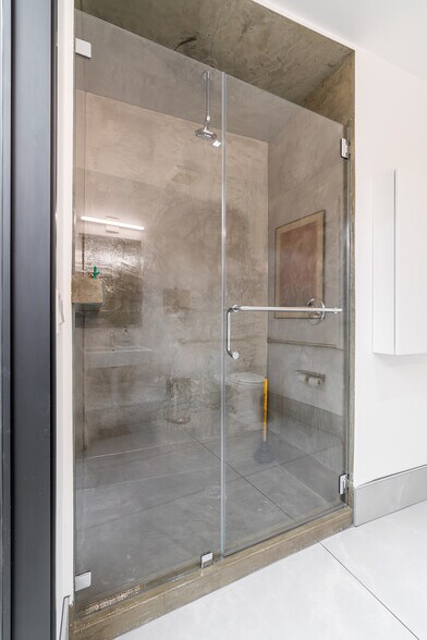 More Photos Of 15-17 Brush Pl, San Francisco Flex For Lease