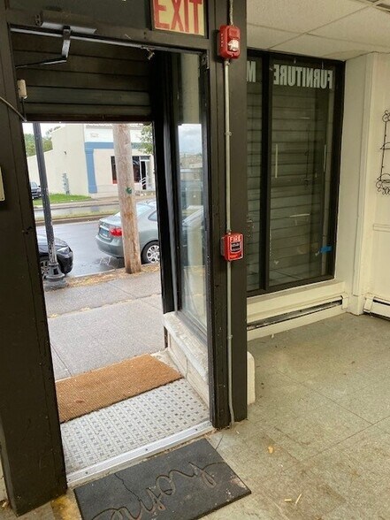 More Photos Of 2266 Fairfield Ave, Bridgeport Apartments For Lease