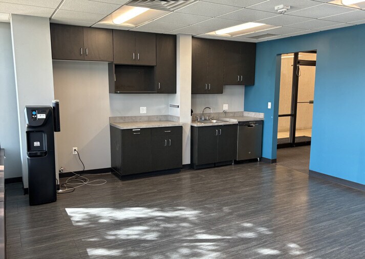 More Photos Of 4200 W Old Shakopee Rd, Bloomington Office For Lease