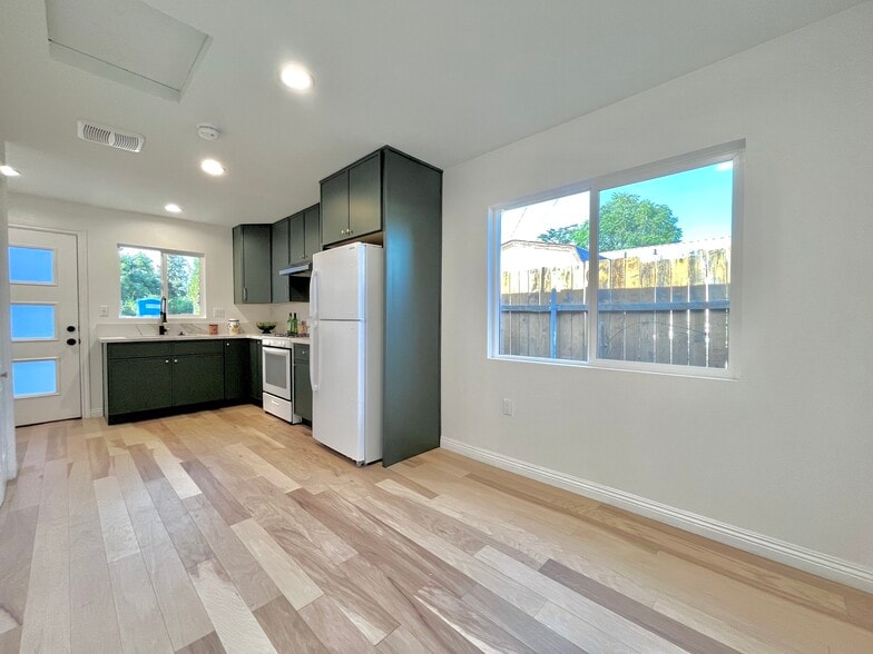 More Photos Of 938 E Sandra Ave, Arcadia Apartments For Sale