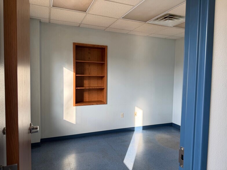 More Photos Of 195 Wendt Dr, Waupaca Warehouse For Sale