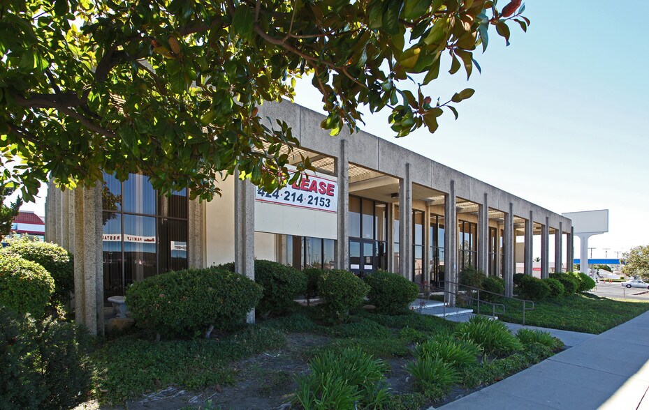 More Photos Of 5105-5185 Waring Rd, San Diego Unknown For Lease