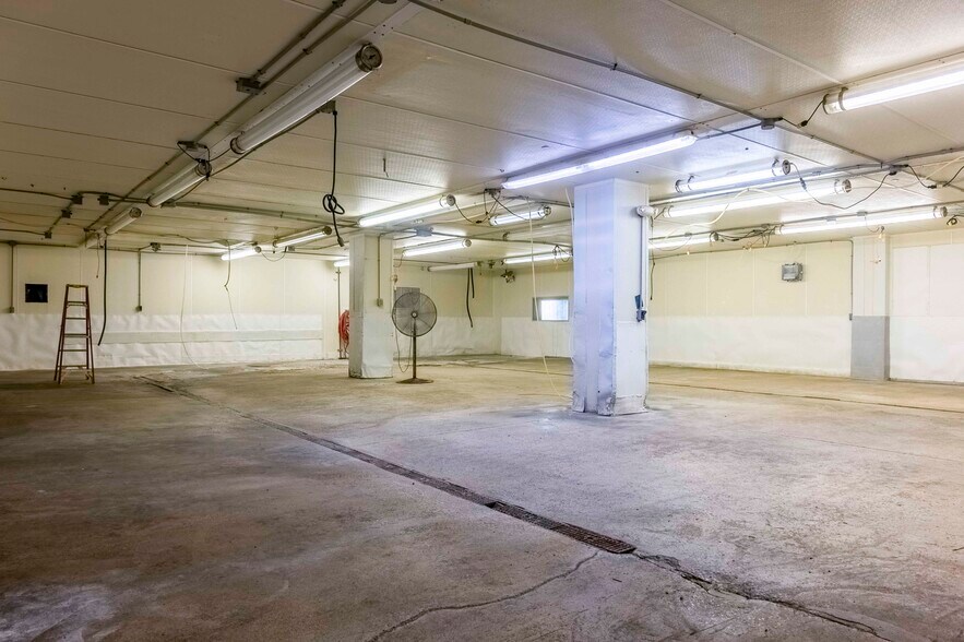 More Photos Of 1 Rooster Way, Barry Industrial For Sale