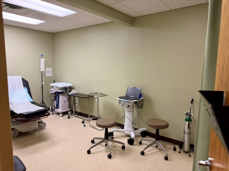 More Photos Of 514 Mary Esther Cut, Fort Walton Beach Office For Sale