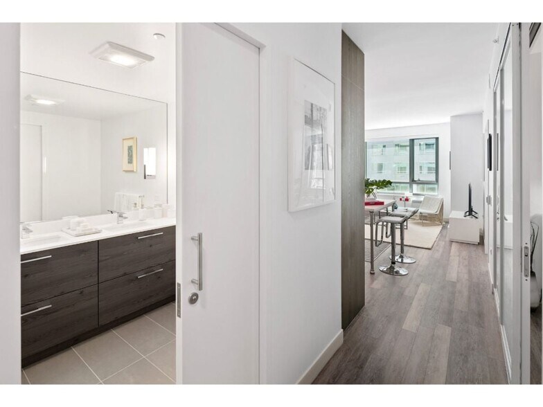 More Photos Of 1177 Market St, San Francisco Apartments For Lease