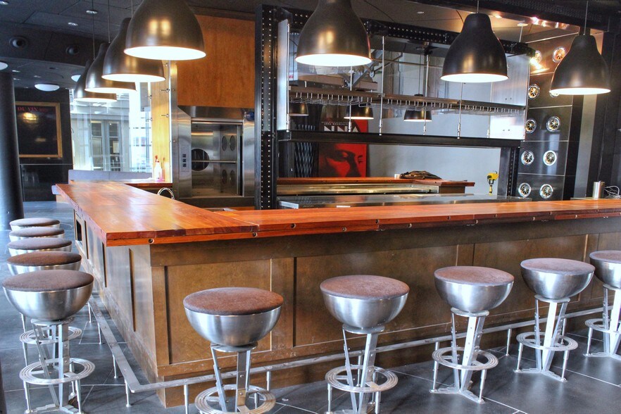 More Photos Of 3530-3540 Boul Saint-Laurent, Montréal Office For Lease