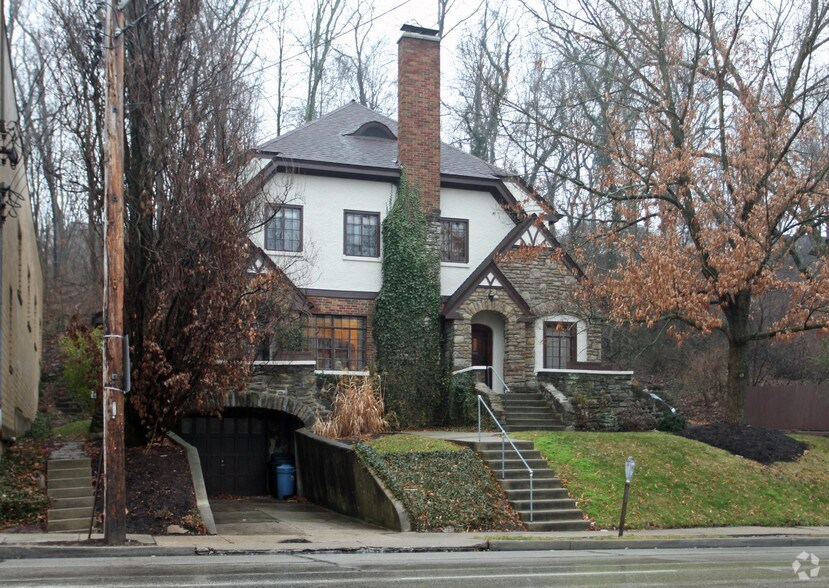 More Photos Of 820 Delta Ave, Cincinnati Office For Sale