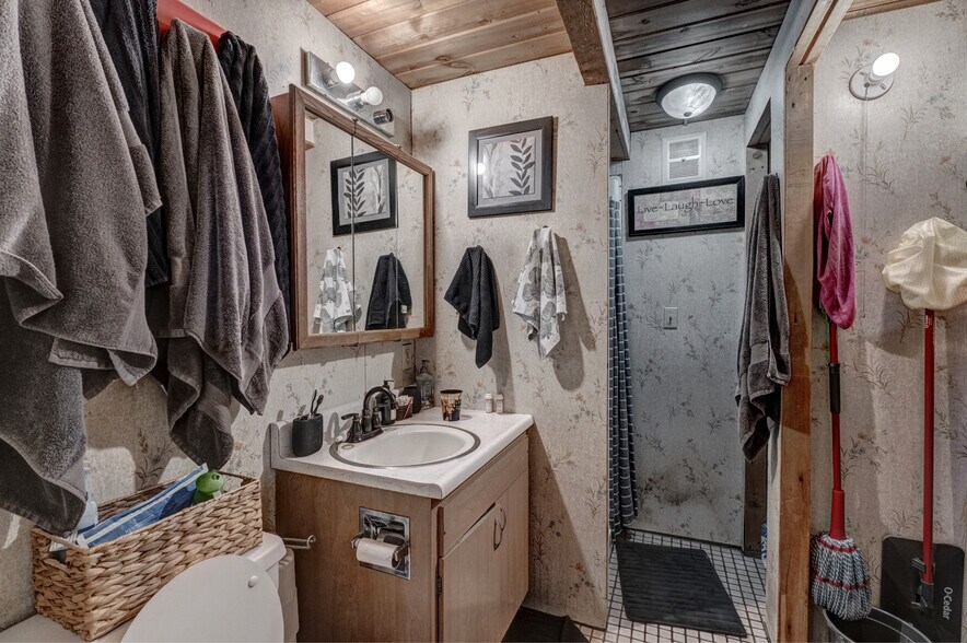 More Photos Of 1116 N 5th St, Custer Trailer Camper Park For Sale