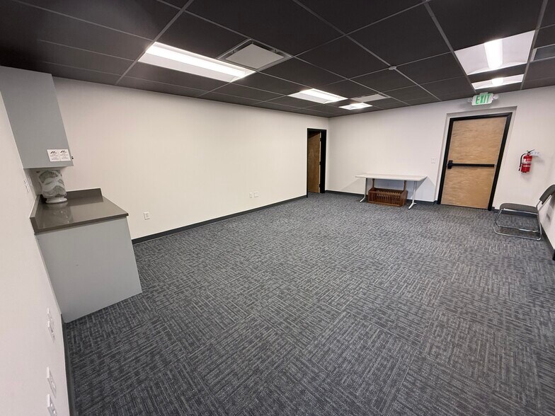 More Photos Of 5700 E Evans Ave, Denver Showroom For Lease
