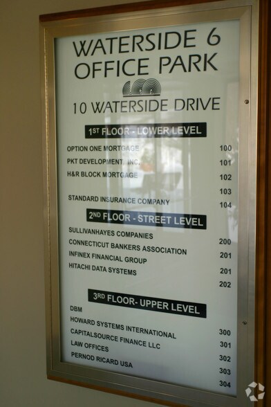 More Photos Of 10 Waterside Dr, Farmington Office For Lease
