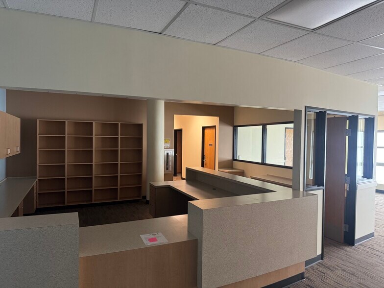More Photos Of 10202 E Burnside St, Portland Apartments For Lease