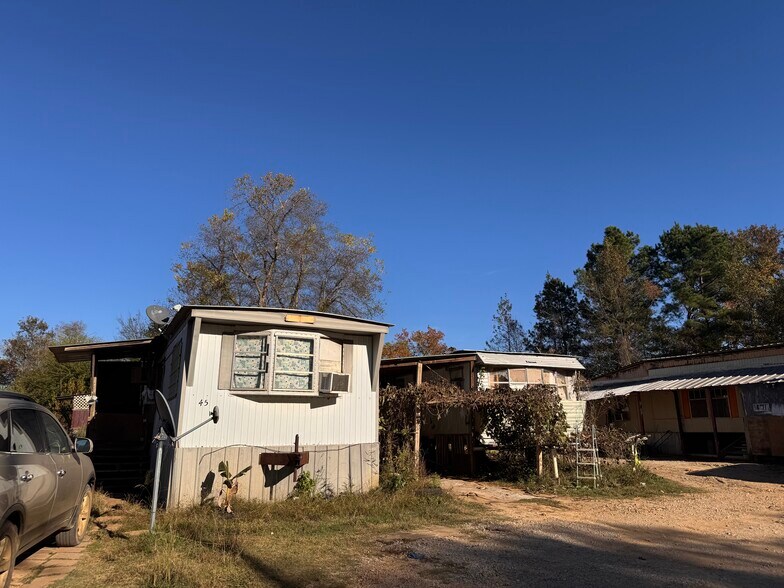 More Photos Of 1314 Shelbyville St, Center Manufactured Housing Mobile Home Park For Sale