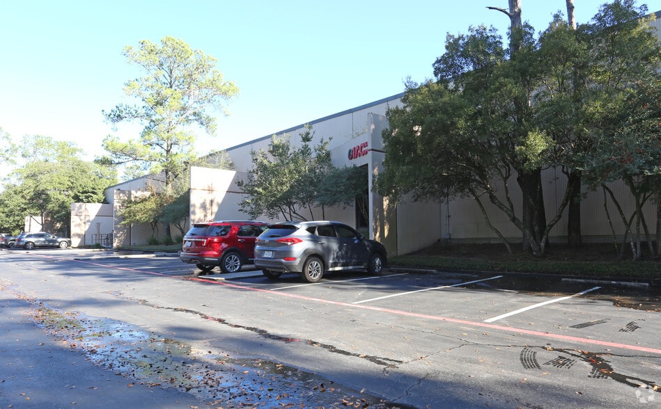 More Photos Of 2407 Timberloch Pl, The Woodlands Light Distribution For Lease