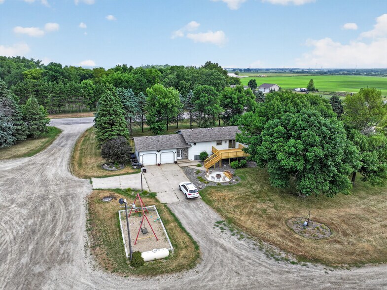 More Photos Of 43553 MN-28, Sauk Centre Warehouse For Sale