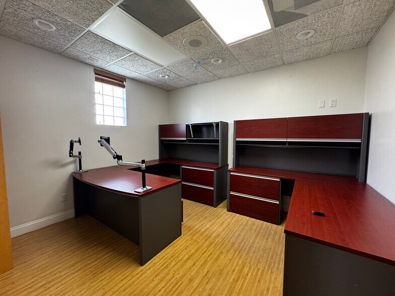 More Photos Of 6151 Pembroke Rd, Hollywood Freestanding For Lease