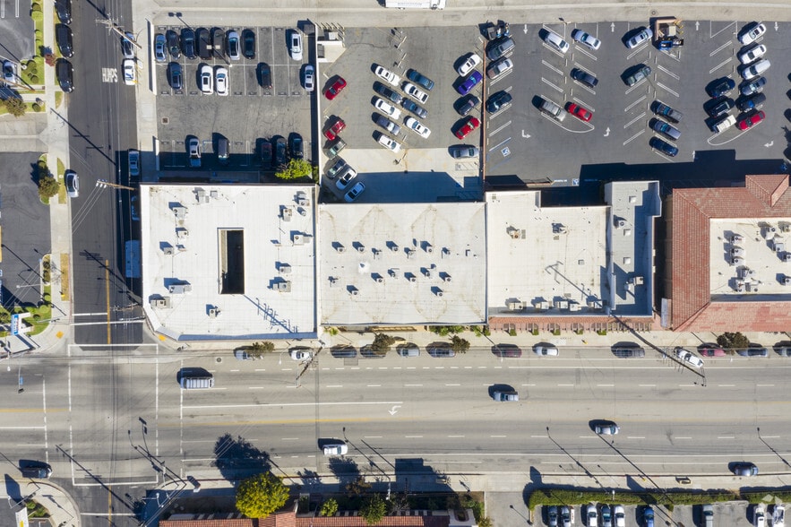 More Photos Of 21049 Devonshire St, Chatsworth Office Residential For Lease