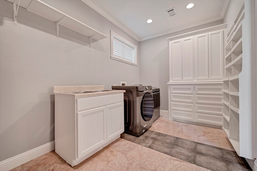 More Photos Of 5607 Sapp Rd, Conroe Lodge Meeting Hall For Sale