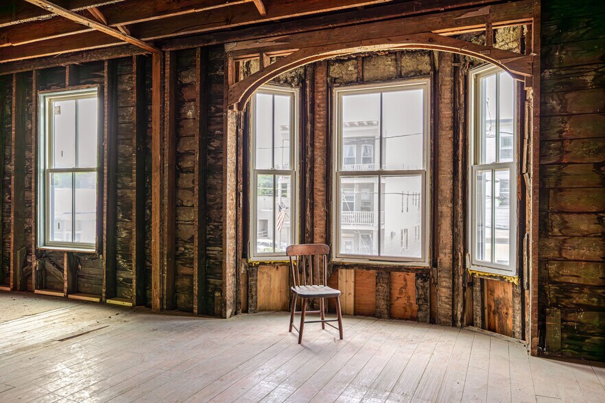 More Photos Of 744 Warren St, Hudson Storefront Retail Residential For Sale