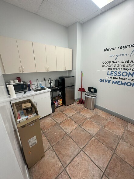 More Photos Of 3301-3389 NW 97th Ave, Miami Warehouse For Sale