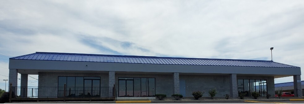 More Photos Of 385 Outlet Ave, Eddyville Unknown For Lease