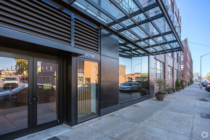 More Photos Of 236-276 Greenpoint Ave, Brooklyn Manufacturing For Lease