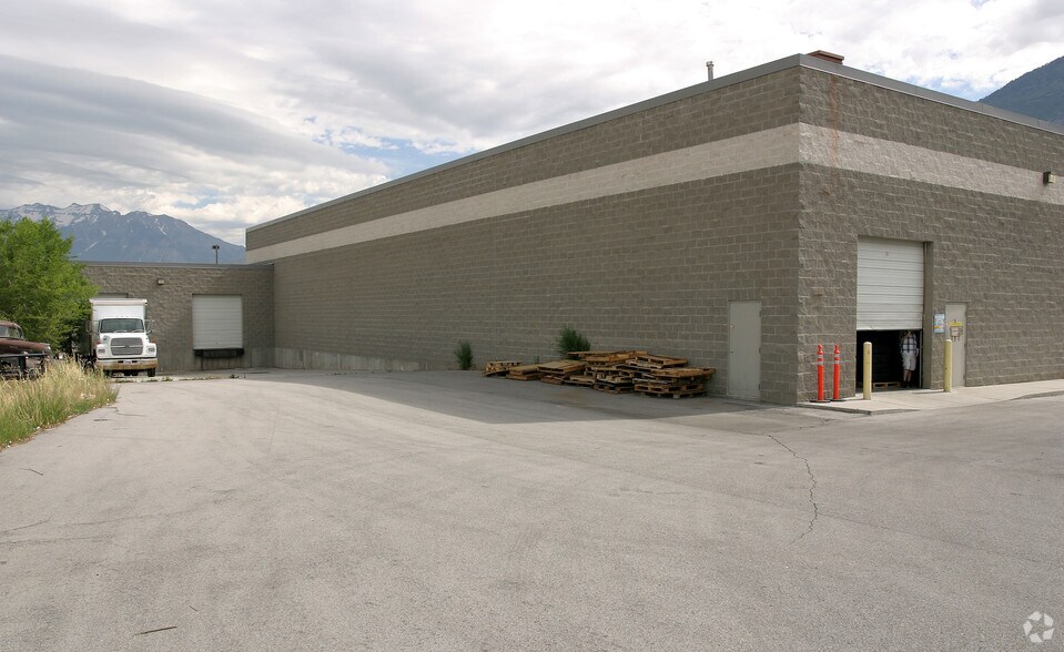More Photos Of 1002-1020 S 250 E, Provo Warehouse For Lease