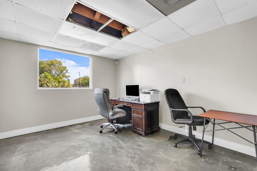 More Photos Of 1313 Rogers St, Savannah Service For Sale