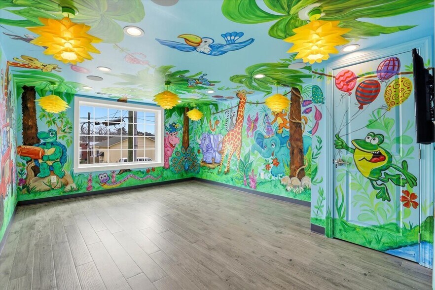 More Photos Of 108 S Pine St, Princeton Storefront Retail Office For Sale