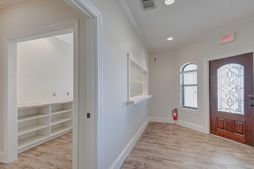 More Photos Of 21386 Provincial Blvd, Katy Medical For Sale