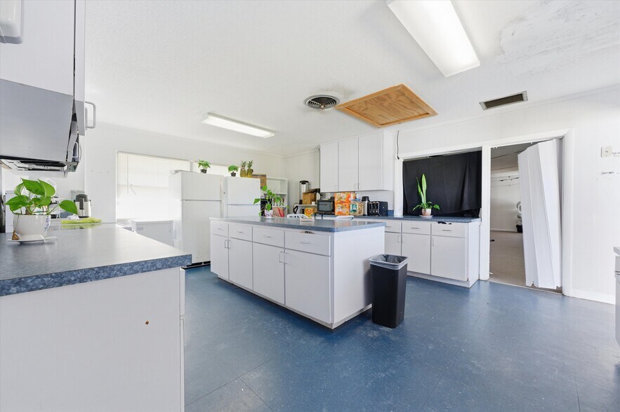 More Photos Of 6104 Polk Ave, Lakeland Religious Facility For Sale