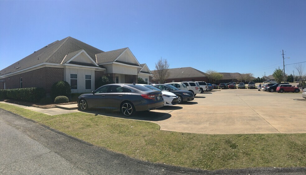 More Photos Of 4780-4782 Woodmere Blvd, Montgomery Medical For Lease