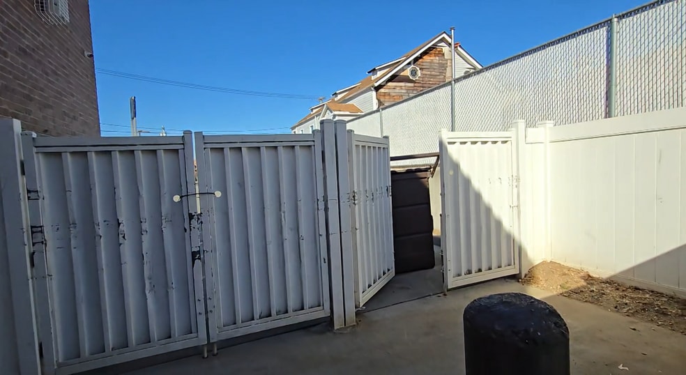 More Photos Of 66 S Franklin St, Hempstead Freestanding For Lease