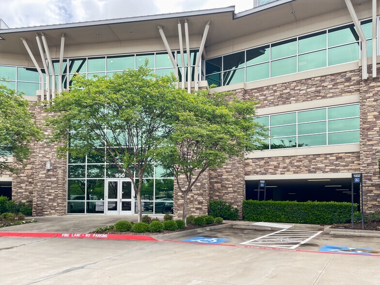 More Photos Of 950 E State Highway 114, Southlake Coworking Space