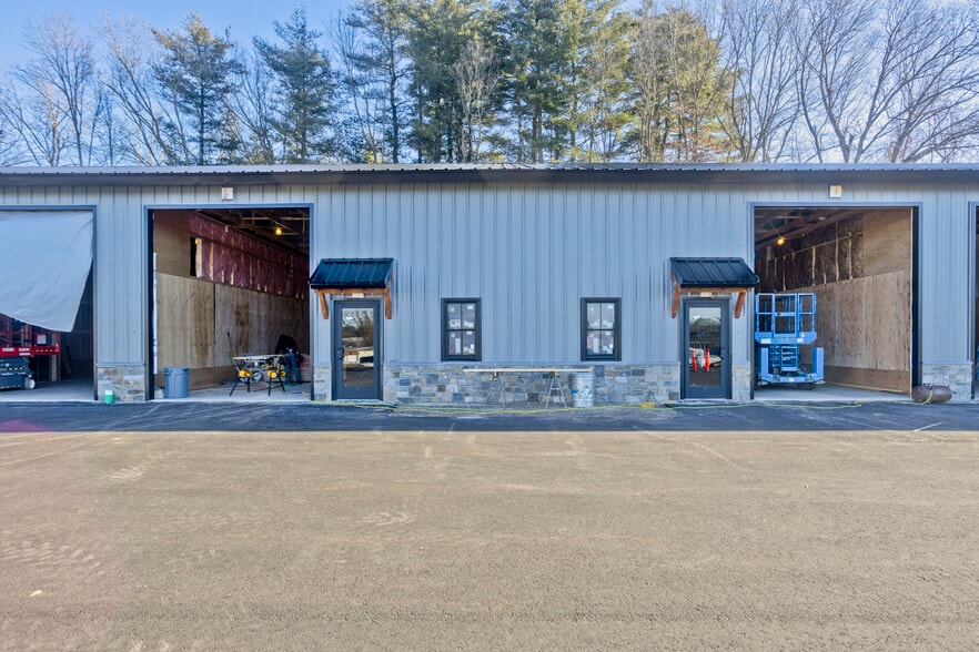 More Photos Of 29 Moody Rd, Enfield Warehouse For Lease