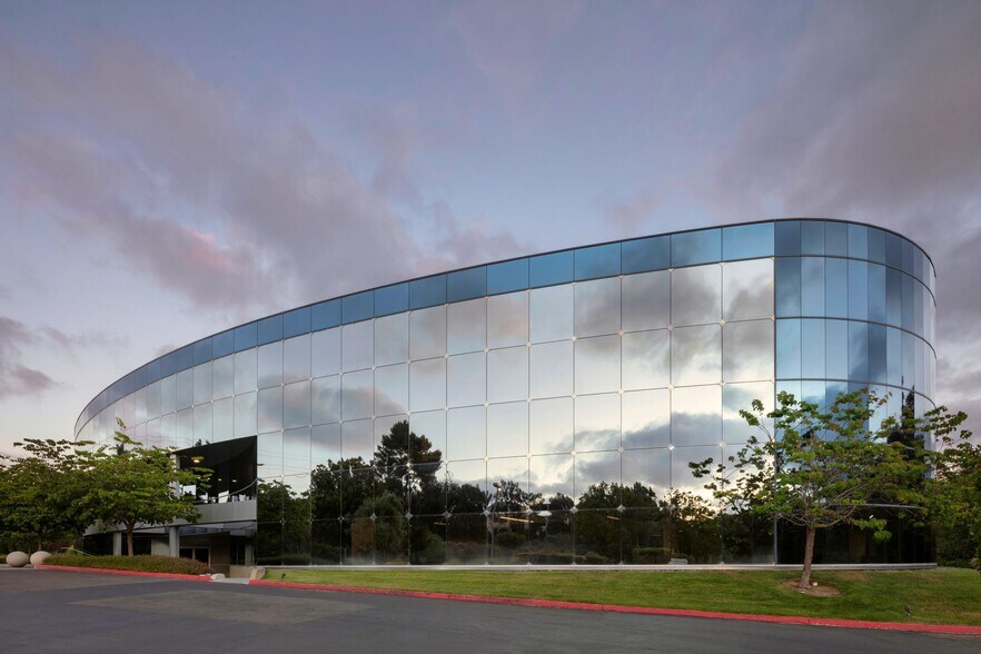 More Photos Of 1959 Palomar Oaks Way, Carlsbad Loft Creative Space For Lease