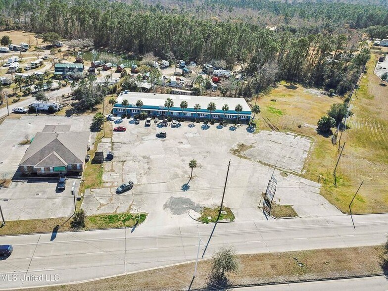 More Photos Of 828 Highway 90, Bay Saint Louis Freestanding For Lease