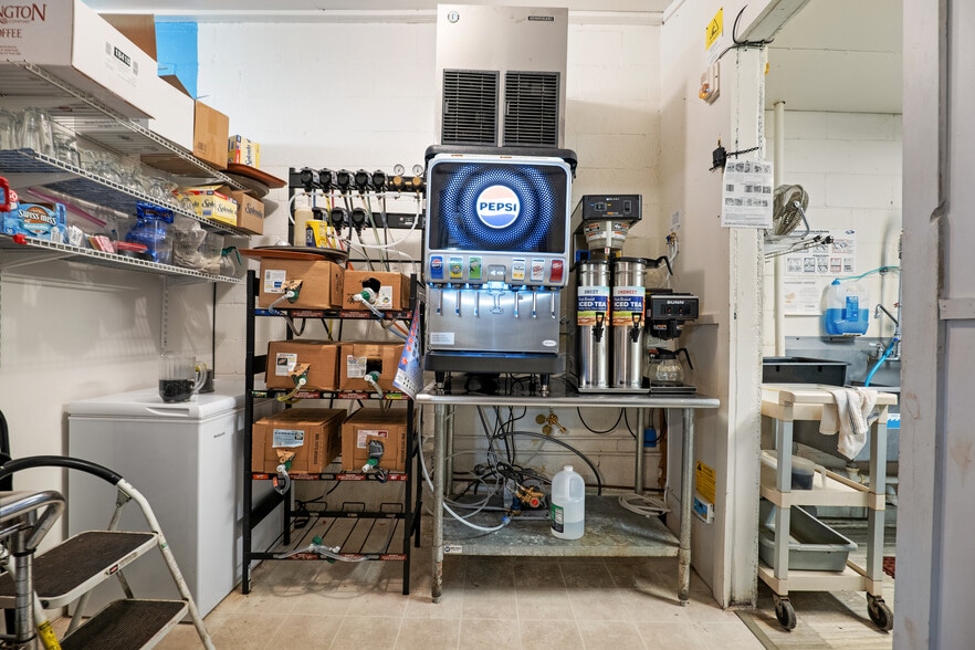 More Photos Of 107 E Main St, Hardy Restaurant For Sale
