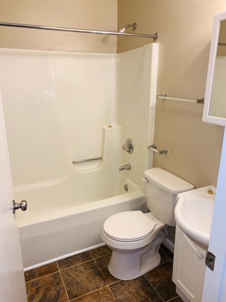 More Photos Of 624 Riley Blvd, Bedford Apartments For Sale