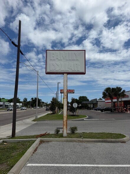 More Photos Of 2128 N Washington Blvd, Sarasota Freestanding For Lease